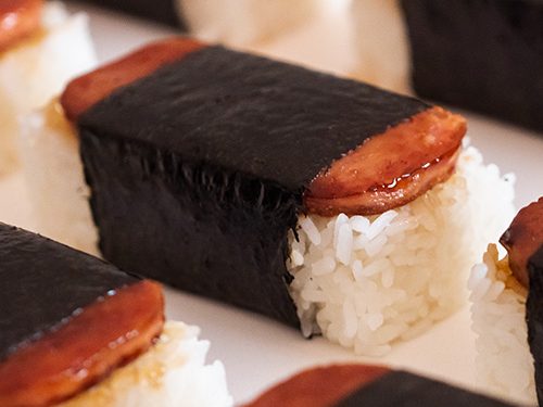How to Make Spam Musubi without a Mold - Noodles and Buns