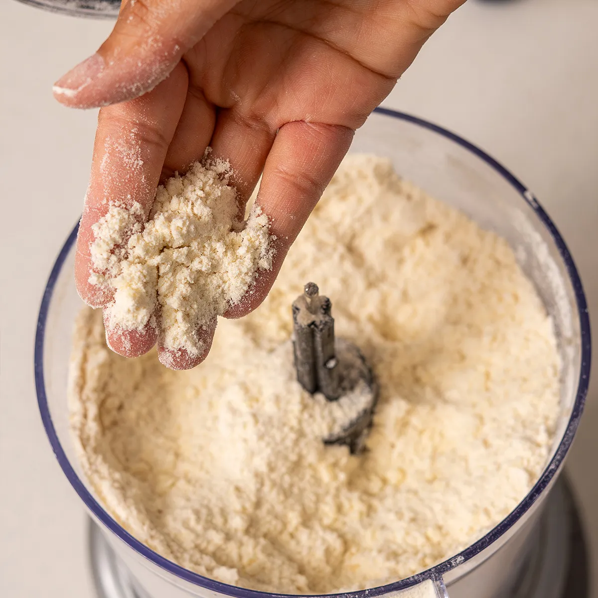 Creamy-Chocolate-Macadamia-Nut-Pie_Step-1